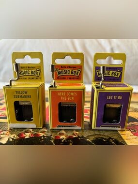 The Beatles - Kikkerland music box trio